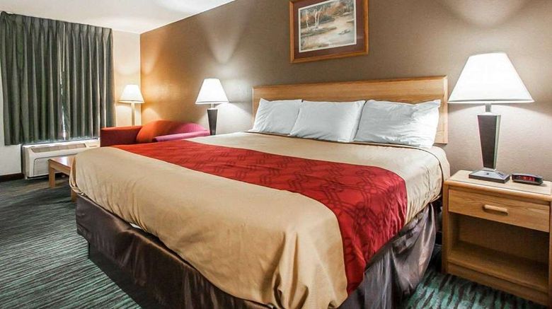 <b>Econo Lodge Inn & Suites Room</b>. Images powered by <a href="https://iceportal.shijigroup.com/" title="IcePortal" target="_blank">IcePortal</a>.