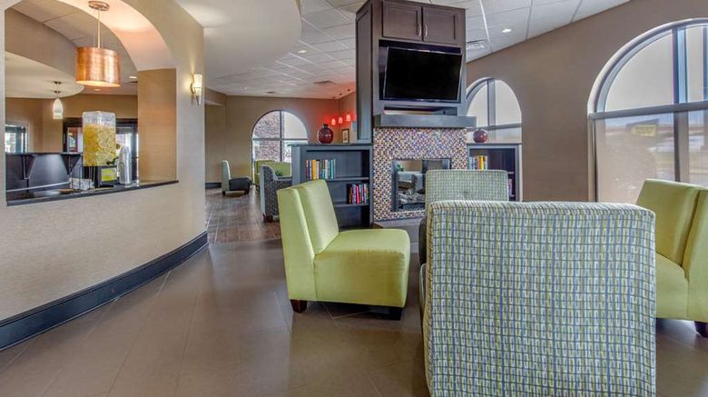 <b>Comfort Suites Lobby</b>. Images powered by <a href="https://iceportal.shijigroup.com/" title="IcePortal" target="_blank">IcePortal</a>.