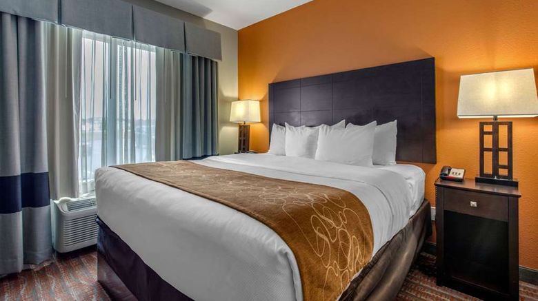 <b>Comfort Suites Suite</b>. Images powered by <a href="https://iceportal.shijigroup.com/" title="IcePortal" target="_blank">IcePortal</a>.