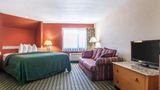 Quality Inn & Suites Centerville Suite