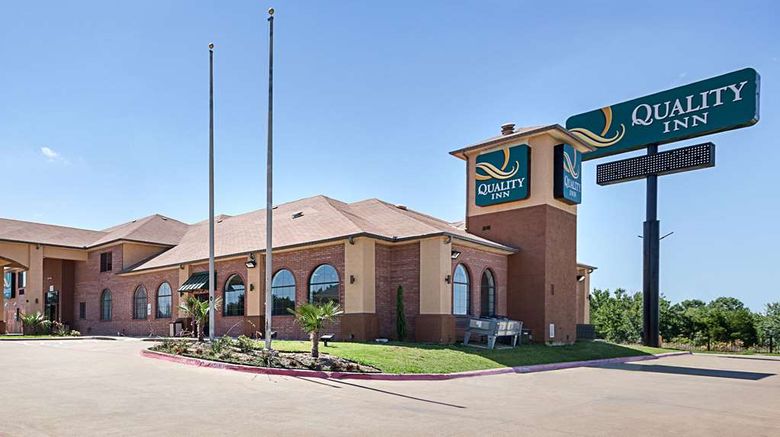 <b>Quality Inn Exterior</b>. Images powered by <a href="https://iceportal.shijigroup.com/" title="IcePortal" target="_blank">IcePortal</a>.