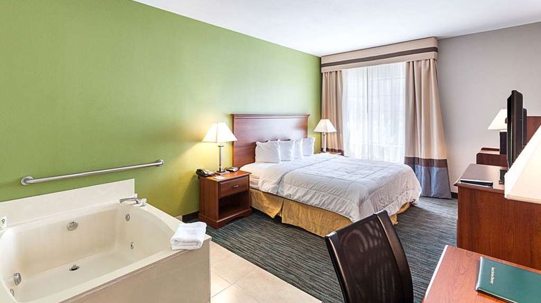 <b>Quality Inn Room</b>. Images powered by <a href="https://iceportal.shijigroup.com/" title="IcePortal" target="_blank">IcePortal</a>.