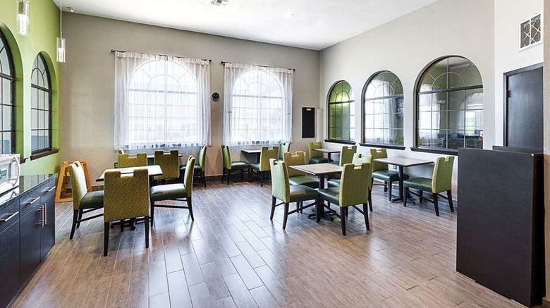 <b>Quality Inn Restaurant</b>. Images powered by <a href="https://iceportal.shijigroup.com/" title="IcePortal" target="_blank">IcePortal</a>.