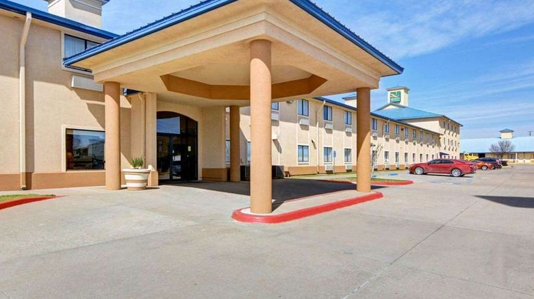 <b>Quality Inn & Suites Exterior</b>. Images powered by <a href="https://iceportal.shijigroup.com/" title="IcePortal" target="_blank">IcePortal</a>.