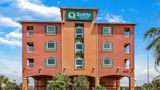 Quality Inn & Suites Beachfront Exterior
