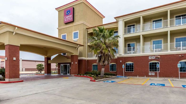 <b>Comfort Suites Exterior</b>. Images powered by <a href="https://iceportal.shijigroup.com/" title="IcePortal" target="_blank">IcePortal</a>.