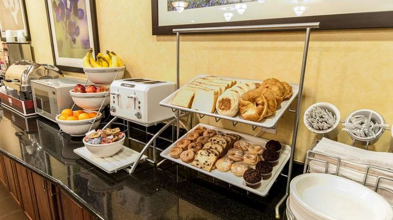 <b>Comfort Suites Hobby Airport Restaurant</b>. Images powered by <a href="https://iceportal.shijigroup.com/" title="IcePortal" target="_blank">IcePortal</a>.