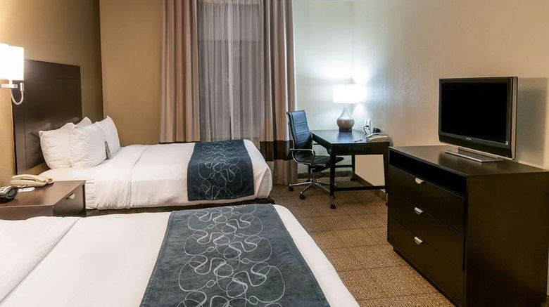 <b>Comfort Suites Hobby Airport Suite</b>. Images powered by <a href="https://iceportal.shijigroup.com/" title="IcePortal" target="_blank">IcePortal</a>.