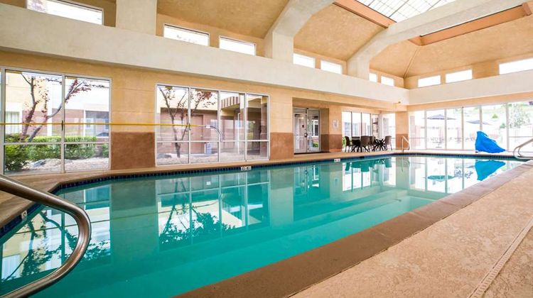 Comfort Inn & Suites Pool