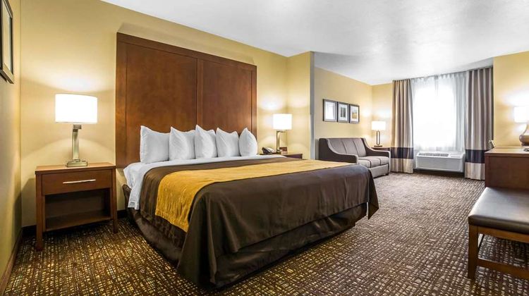 Comfort Inn & Suites Room