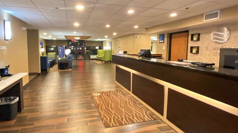 <b>Comfort Inn Dulles Intl Airport Lobby</b>. Images powered by <a href="https://iceportal.shijigroup.com/" title="IcePortal" target="_blank">IcePortal</a>.