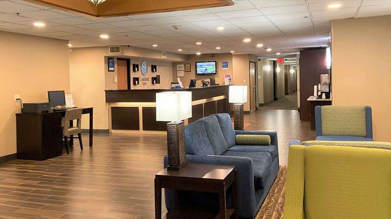 <b>Comfort Inn Dulles Intl Airport Lobby</b>. Images powered by <a href="https://iceportal.shijigroup.com/" title="IcePortal" target="_blank">IcePortal</a>.