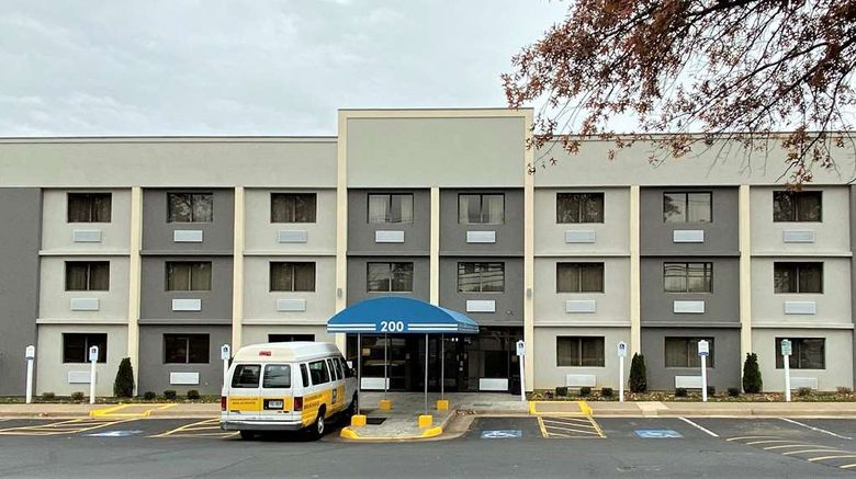 <b>Comfort Inn Dulles Intl Airport Exterior</b>. Images powered by <a href="https://iceportal.shijigroup.com/" title="IcePortal" target="_blank">IcePortal</a>.