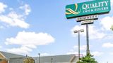 Quality Inn & Suites University/Airport Exterior