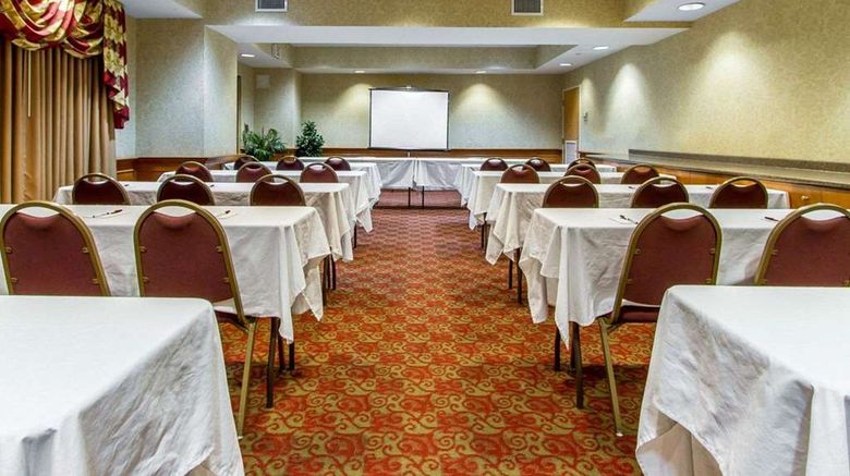 <b>Comfort Suites Airport Meeting</b>. Images powered by <a href="https://iceportal.shijigroup.com/" title="IcePortal" target="_blank">IcePortal</a>.