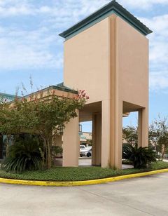 Rodeway Inn & Suites