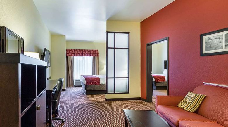 <b>Comfort Suites Suite</b>. Images powered by <a href="https://iceportal.shijigroup.com/" title="IcePortal" target="_blank">IcePortal</a>.