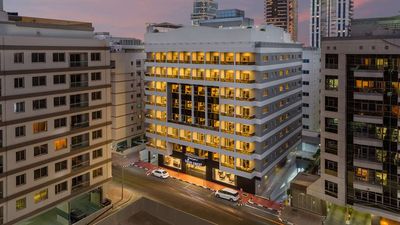 Savoy Crest Hotel