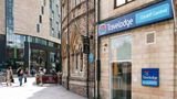 Travelodge Cardiff Central Exterior