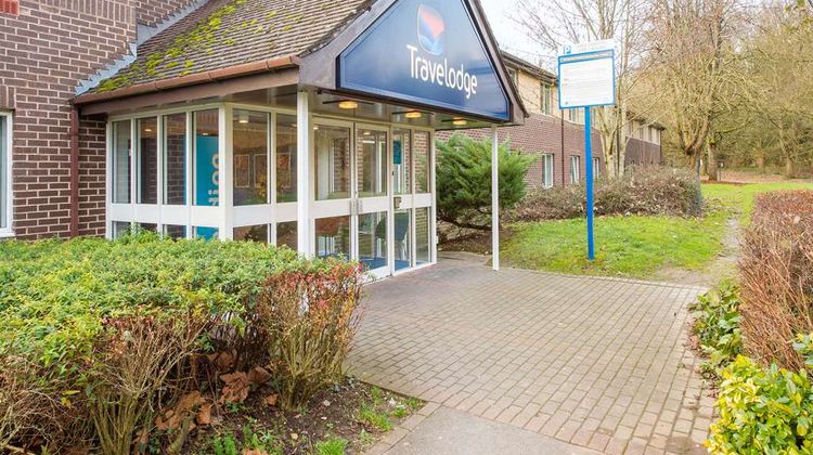 Travelodge Leigh Delamere East Exterior