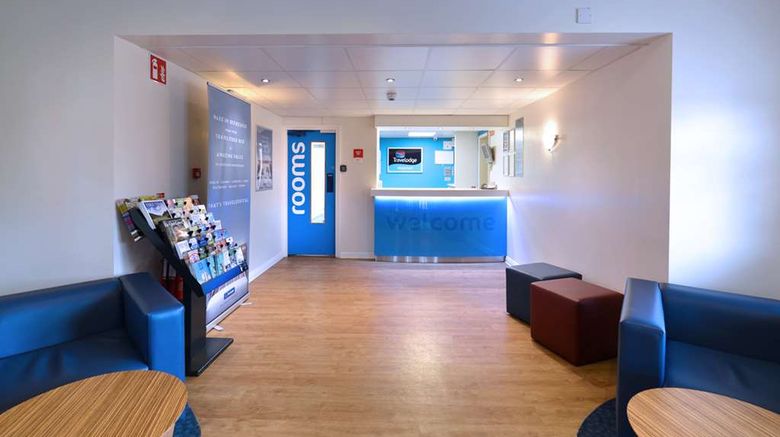 <b>Travelodge Waterford Lobby</b>. Images powered by <a href="https://iceportal.shijigroup.com/" title="IcePortal" target="_blank">IcePortal</a>.