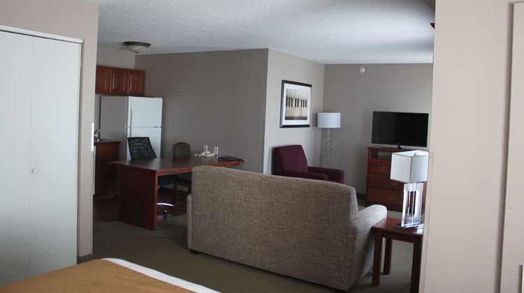 GrandStay Hotel & Suites Ames Room