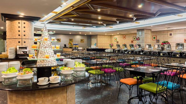 <b>Bayview Hotel Melaka Restaurant</b>. Images powered by <a href="https://iceportal.shijigroup.com/" title="IcePortal" target="_blank">IcePortal</a>.