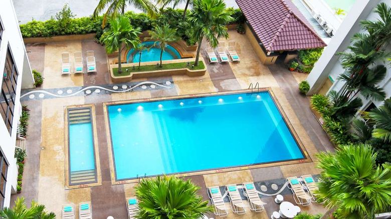 <b>Bayview Hotel Georgetown Penang Pool</b>. Images powered by <a href="https://iceportal.shijigroup.com/" title="IcePortal" target="_blank">IcePortal</a>.
