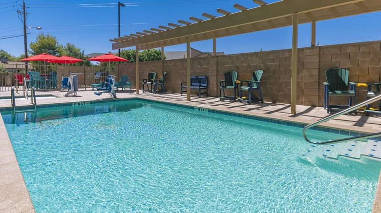 <b>Home2 Suites by Hilton Kingman Pool</b>. Images powered by <a href="https://iceportal.shijigroup.com/" title="IcePortal" target="_blank">IcePortal</a>.