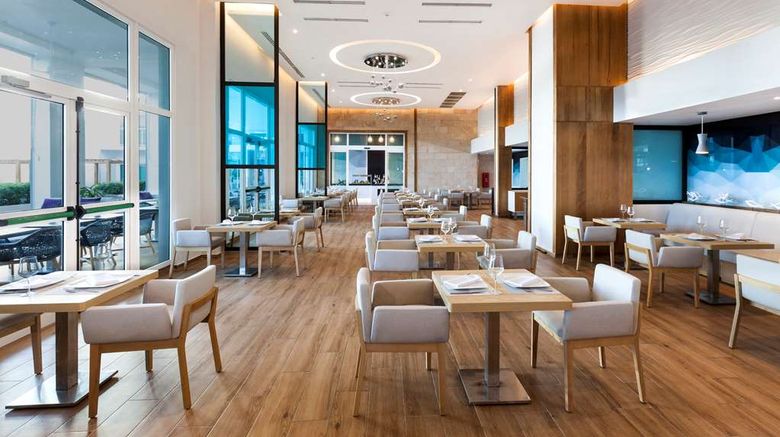 <b>Paradisus Los Cayos Restaurant</b>. Images powered by <a href="https://iceportal.shijigroup.com/" title="IcePortal" target="_blank">IcePortal</a>.