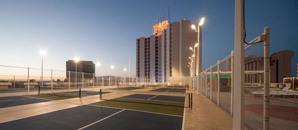Plaza Hotel & Casino Exterior