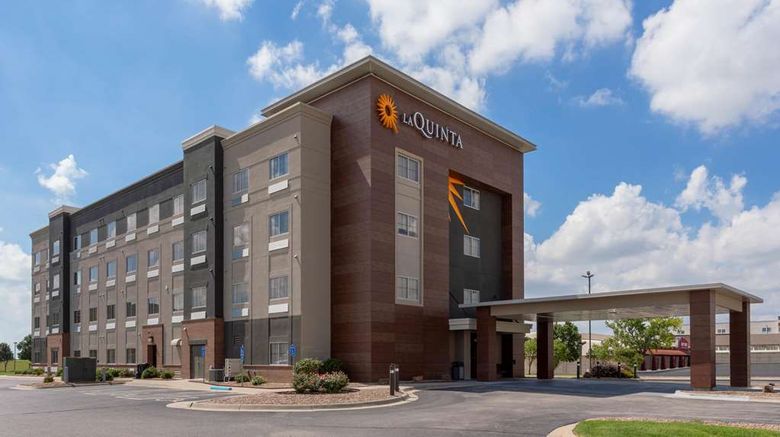 <b>La Quinta Inn & Suites Wichita Airport Exterior</b>. Images powered by <a href="https://iceportal.shijigroup.com/" title="IcePortal" target="_blank">IcePortal</a>.