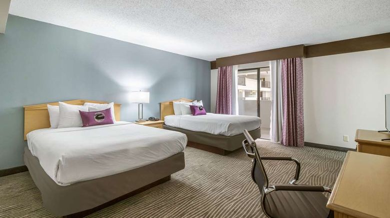 <b>Clarion Inn & Suites Suite</b>. Images powered by <a href="https://iceportal.shijigroup.com/" title="IcePortal" target="_blank">IcePortal</a>.