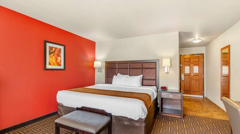 <b>Comfort Inn, Minot Suite</b>. Images powered by <a href="https://iceportal.shijigroup.com/" title="IcePortal" target="_blank">IcePortal</a>.