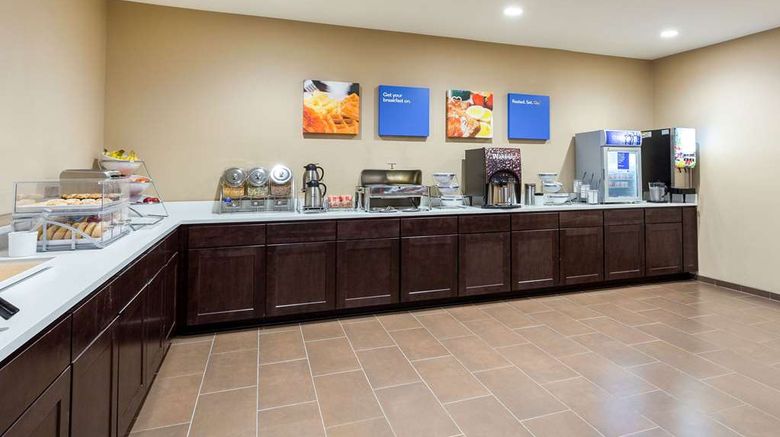 <b>Comfort Inn & Suites-Baton Rouge Airport Restaurant</b>. Images powered by <a href="https://iceportal.shijigroup.com/" title="IcePortal" target="_blank">IcePortal</a>.
