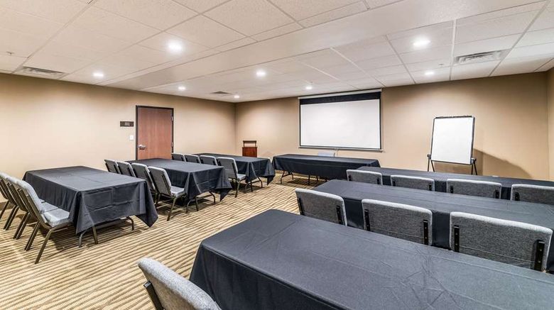 <b>Comfort Suites Arlington North Meeting</b>. Images powered by <a href="https://iceportal.shijigroup.com/" title="IcePortal" target="_blank">IcePortal</a>.
