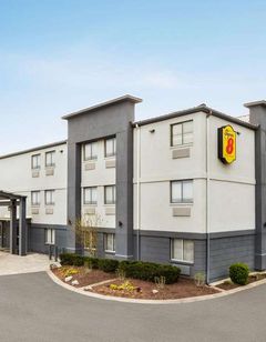 Super 8 by Wyndham Nashville East