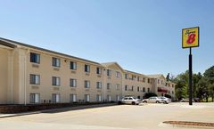 Super 8 by Wyndham Lincoln North