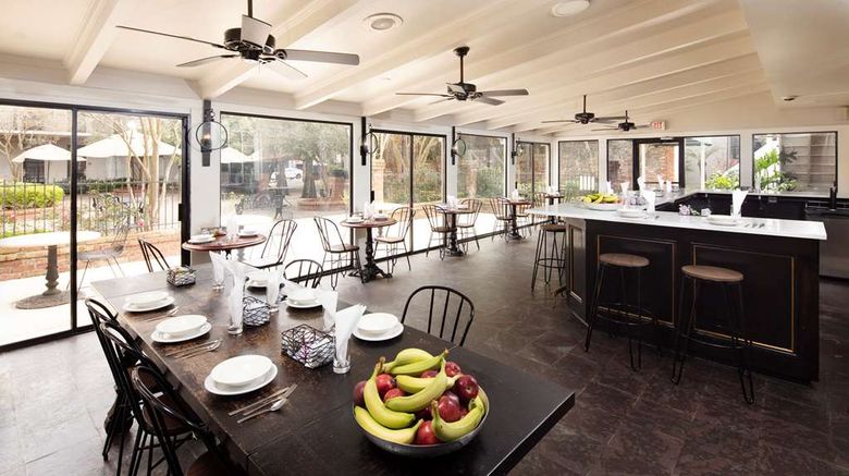 <b>Maison St Charles by Hotel RL Restaurant</b>. Images powered by <a href="https://iceportal.shijigroup.com/" title="IcePortal" target="_blank">IcePortal</a>.