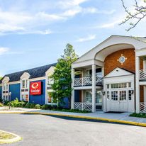 Econo Lodge Inn & Suites
