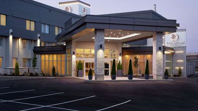 DoubleTree by Hilton Montreal Airport