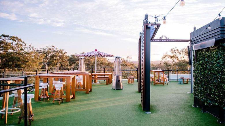 <b>Mantra Southport Sharks Exterior</b>. Images powered by <a href="https://iceportal.shijigroup.com/" title="IcePortal" target="_blank">IcePortal</a>.