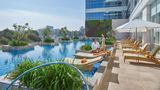 <b>Shangri-La Hotel Bengaluru Pool</b>. Images powered by <a href="https://iceportal.shijigroup.com/" title="IcePortal" target="_blank">IcePortal</a>.