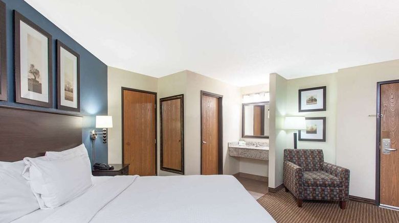<b>AmericInn by Wyndham Mankato Center Room</b>. Images powered by <a href="https://iceportal.shijigroup.com/" title="IcePortal" target="_blank">IcePortal</a>.