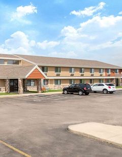 AmericInn by Wyndham Elkhorn