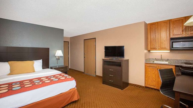 <b>AmericInn by Wyndham Coralville Room</b>. Images powered by <a href="https://iceportal.shijigroup.com/" title="IcePortal" target="_blank">IcePortal</a>.