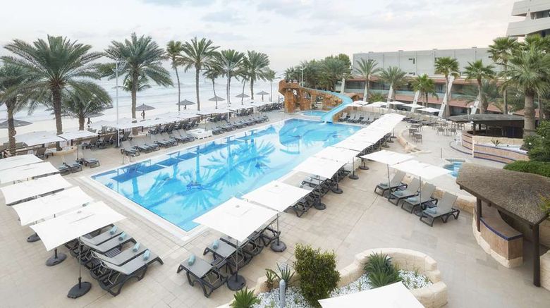 <b>Occidental Sharjah Grand Pool</b>. Images powered by <a href="https://iceportal.shijigroup.com/" title="IcePortal" target="_blank">IcePortal</a>.