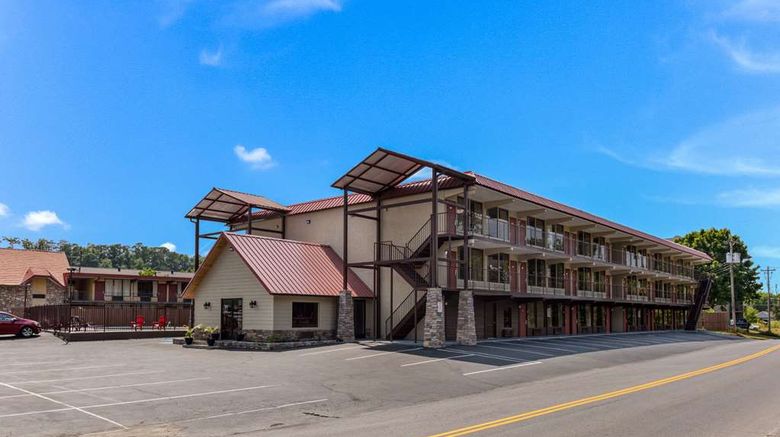 Econo Lodge Pigeon Forge Exterior. Images powered by <a href="https://iceportal.shijigroup.com" target="_blank" rel="noopener">Ice Portal</a>.