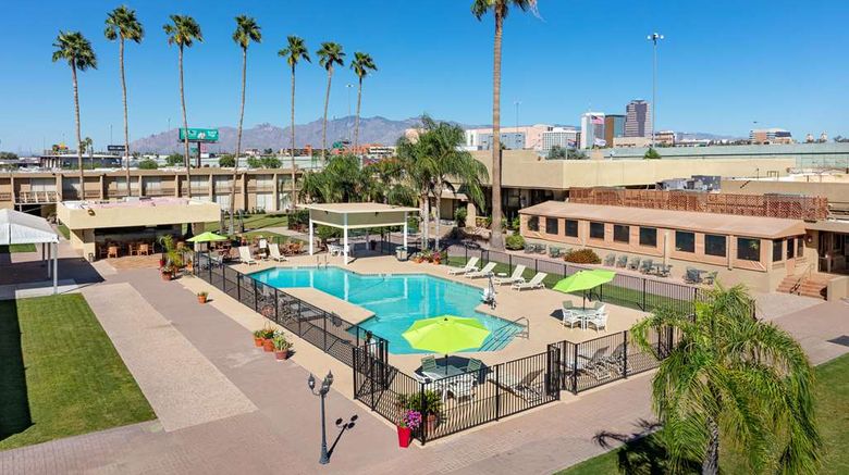 <b>Ramada Tucson Pool</b>. Images powered by <a href="https://iceportal.shijigroup.com/" title="IcePortal" target="_blank">IcePortal</a>.