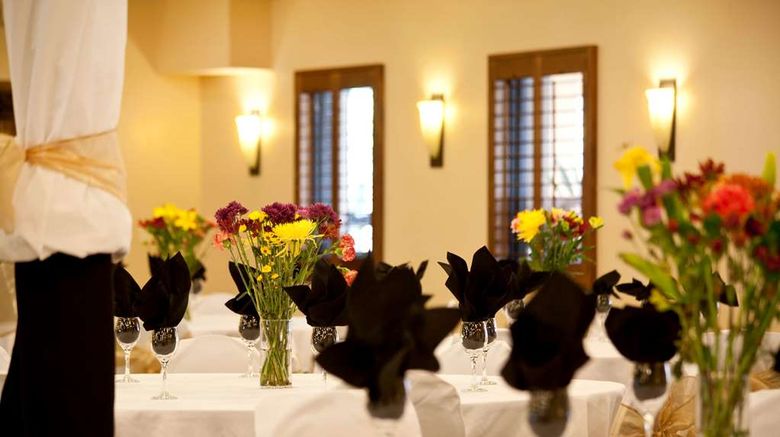 <b>Ramada Tucson Meeting</b>. Images powered by <a href="https://iceportal.shijigroup.com/" title="IcePortal" target="_blank">IcePortal</a>.